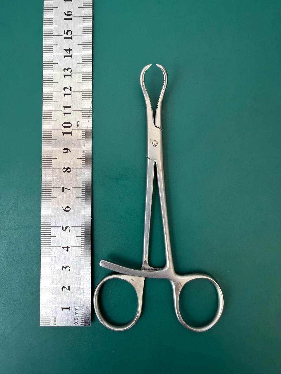 398.41 Reduction Forceps with points, broad, ratchet, Germany