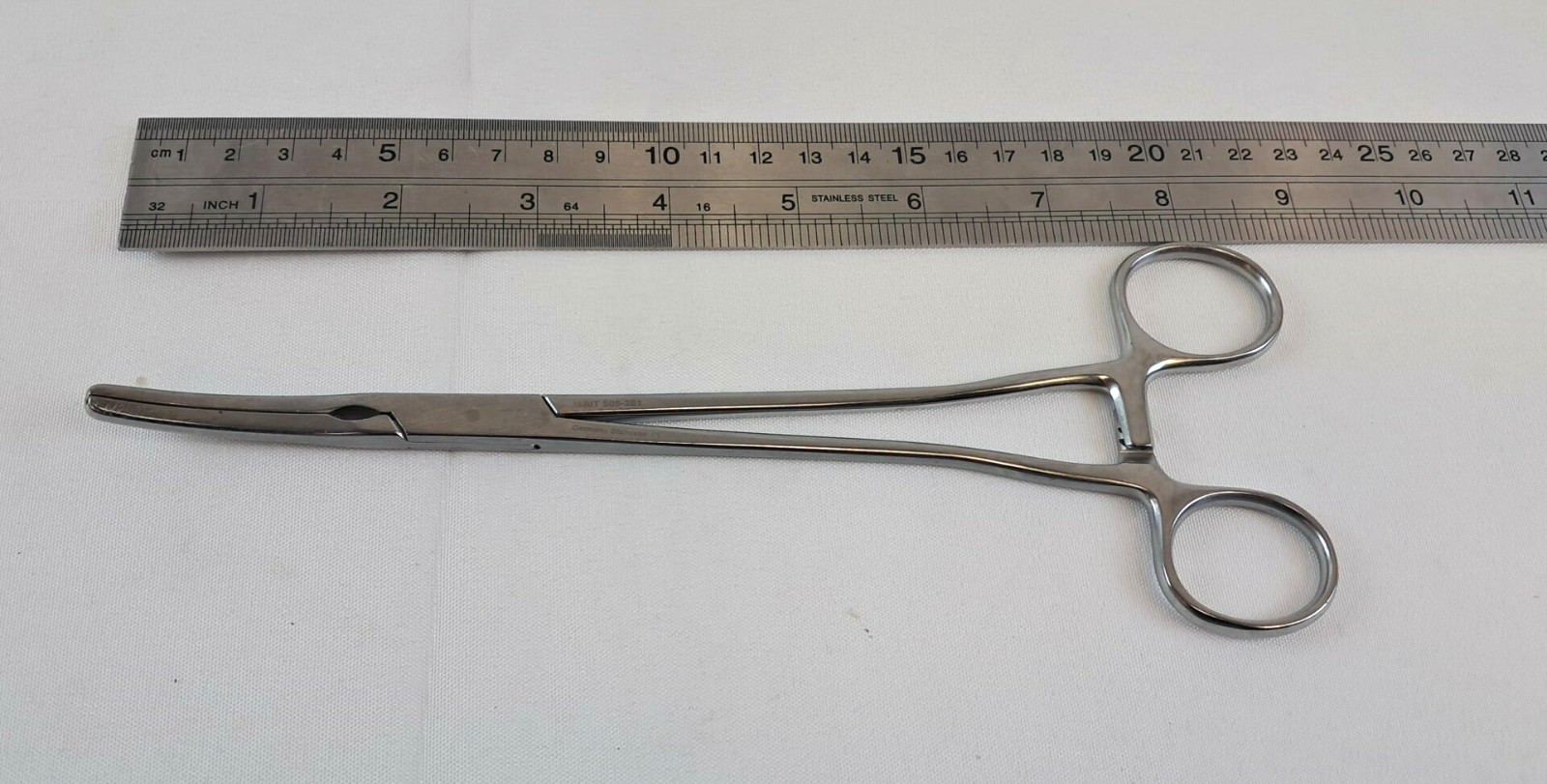 Jarit 505-281, Z-Hysterectomy/Parametrium Forceps, 8-1/2in; Locking, Serrated