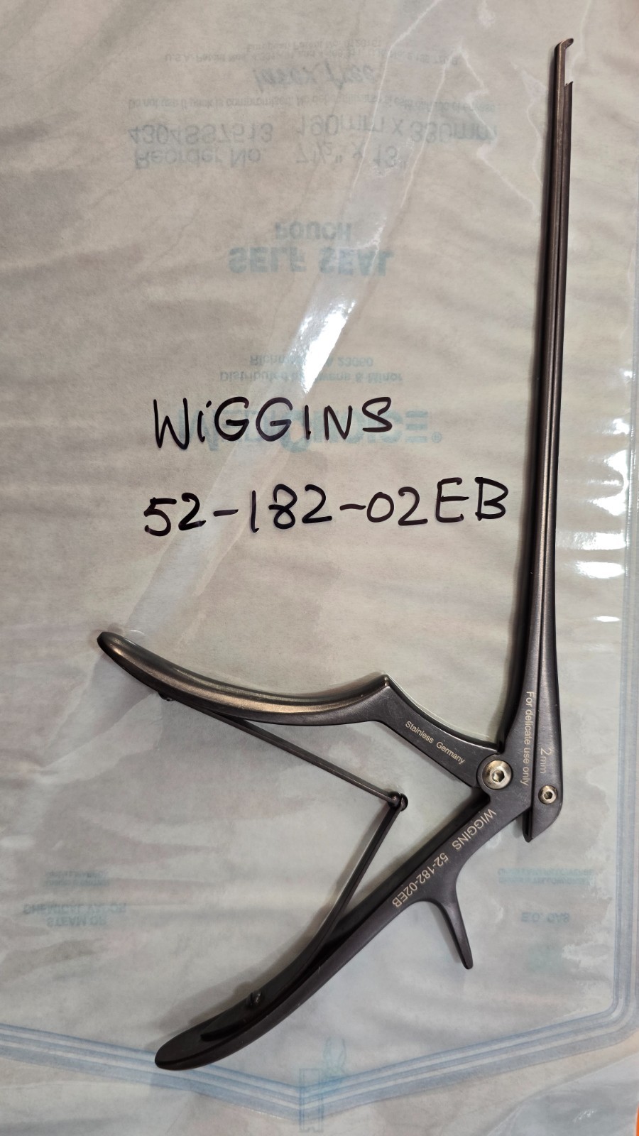 WIGGINS Surgical Kerrison Rongeurs 2mm x 8″ Shaft 40 degree Black Coated