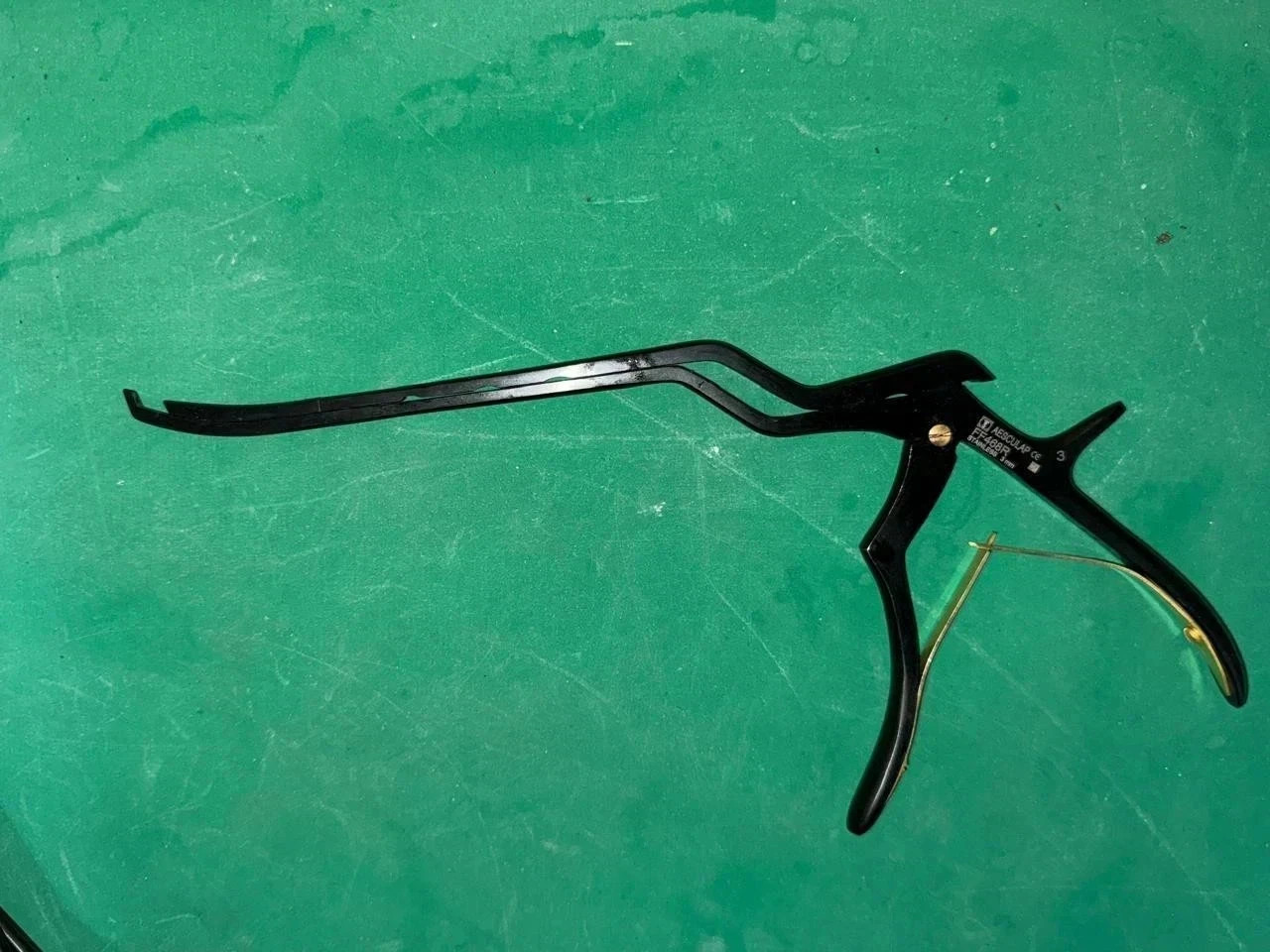 Aesculap FF469RBlack Kerrison Punch Rongeur 3mm Low Profile Pin Injector Up Bite