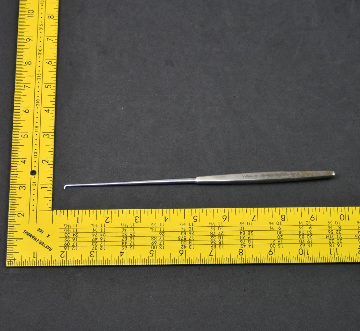V. Mueller McCulloch Angled Neuro Orthopedic Hook NL9710-002