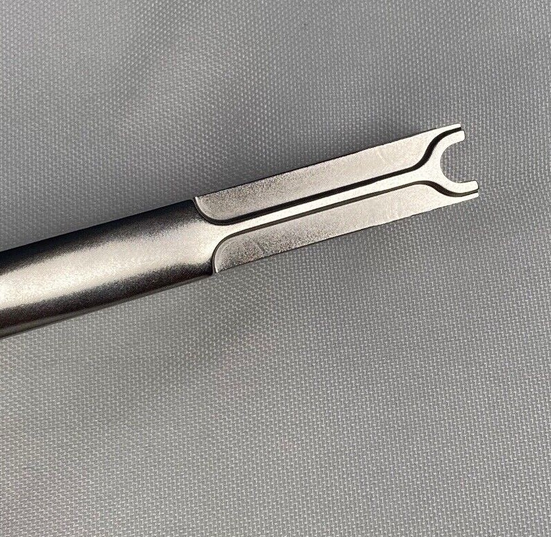 Synthes 388.40 USS Straight Distraction Forceps US123 Orthopedic Neurology Spine