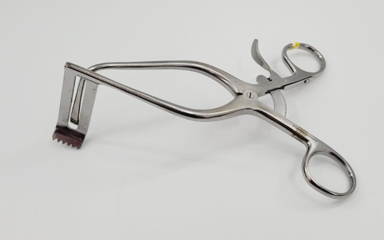 Integra RN2724 Redmond Ducker Retractor Right 70mm x 20mm 6-3/4″