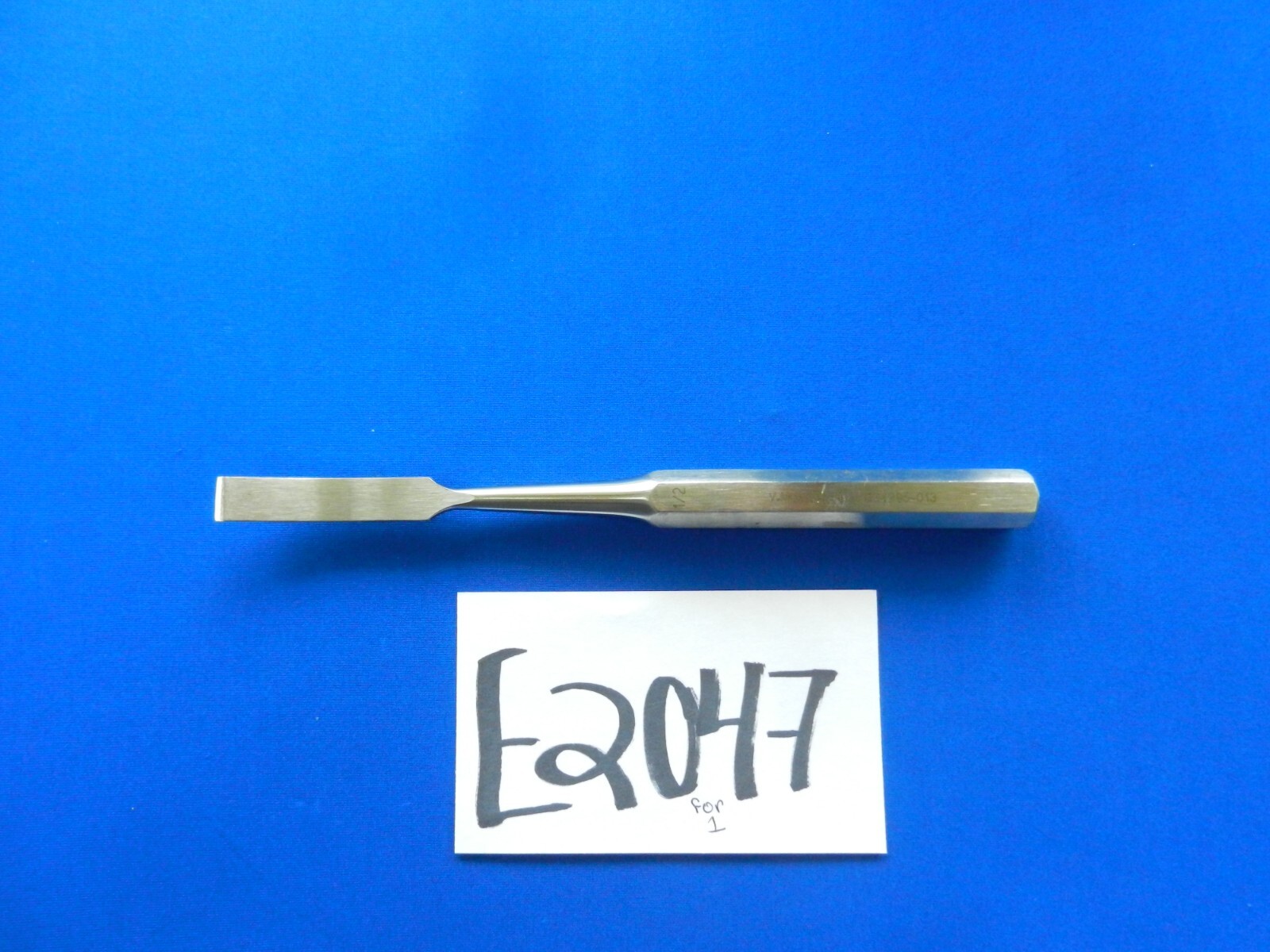 E2047 V. Mueller OS4295-013 13mm (1/2″) Hibbs Curved Osteotome 24.1cm Length