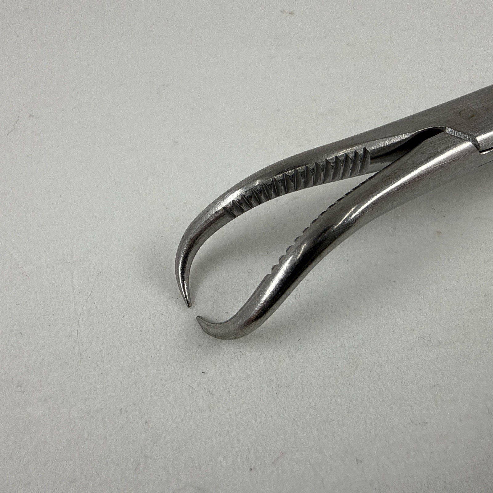 gSource gS 46.2350 Reduction Forceps 15mm Serrated with Point Tips