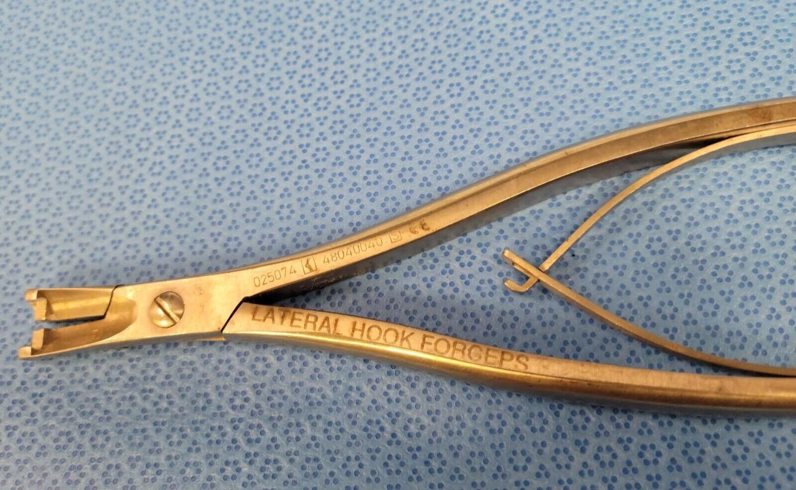 Stryker 48040040 Surgical Orthopedic XIA Lateral Hook Forceps Neurology Spine