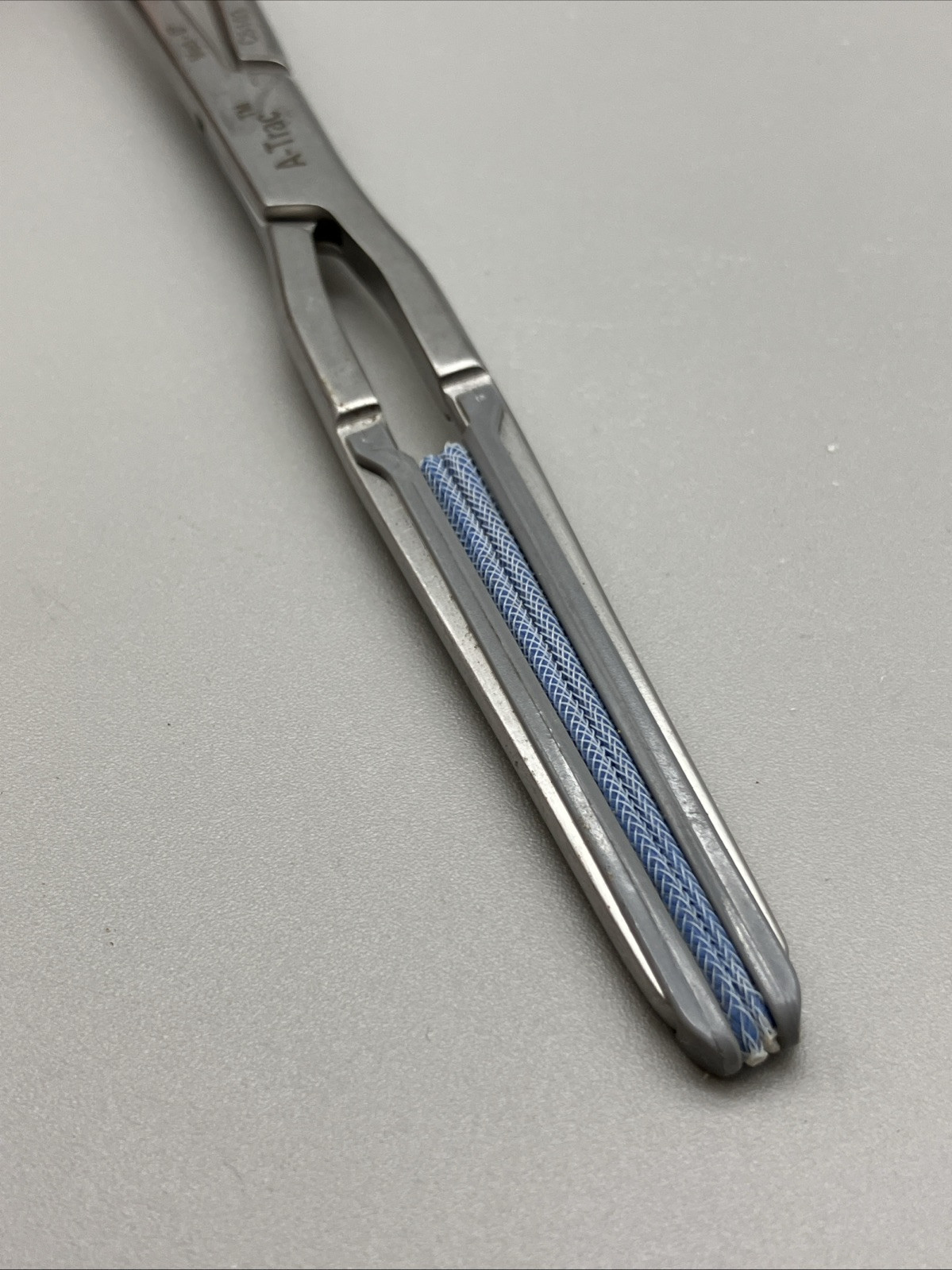 Applied Medical A-Trac C5103 Med-0 Surgical Clamp 11.75”