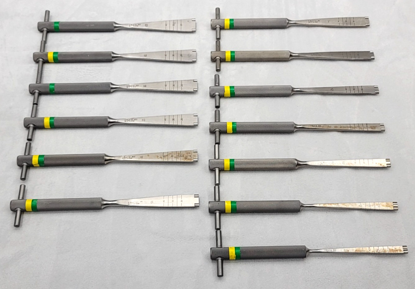 13x V. Mueller Distractors/Spreaders 001-013
