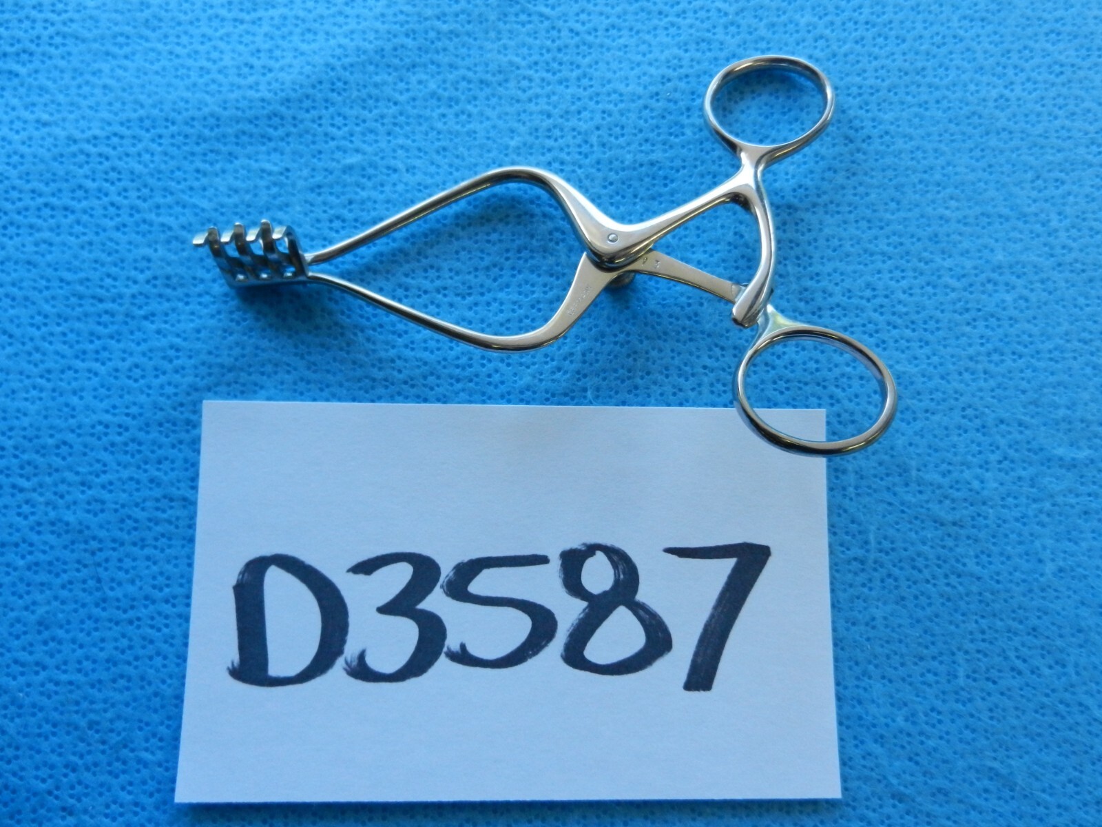 D3587 Sklar Surgical 5-1/4in Hinged 3 X 4 Weitlaner Retractor