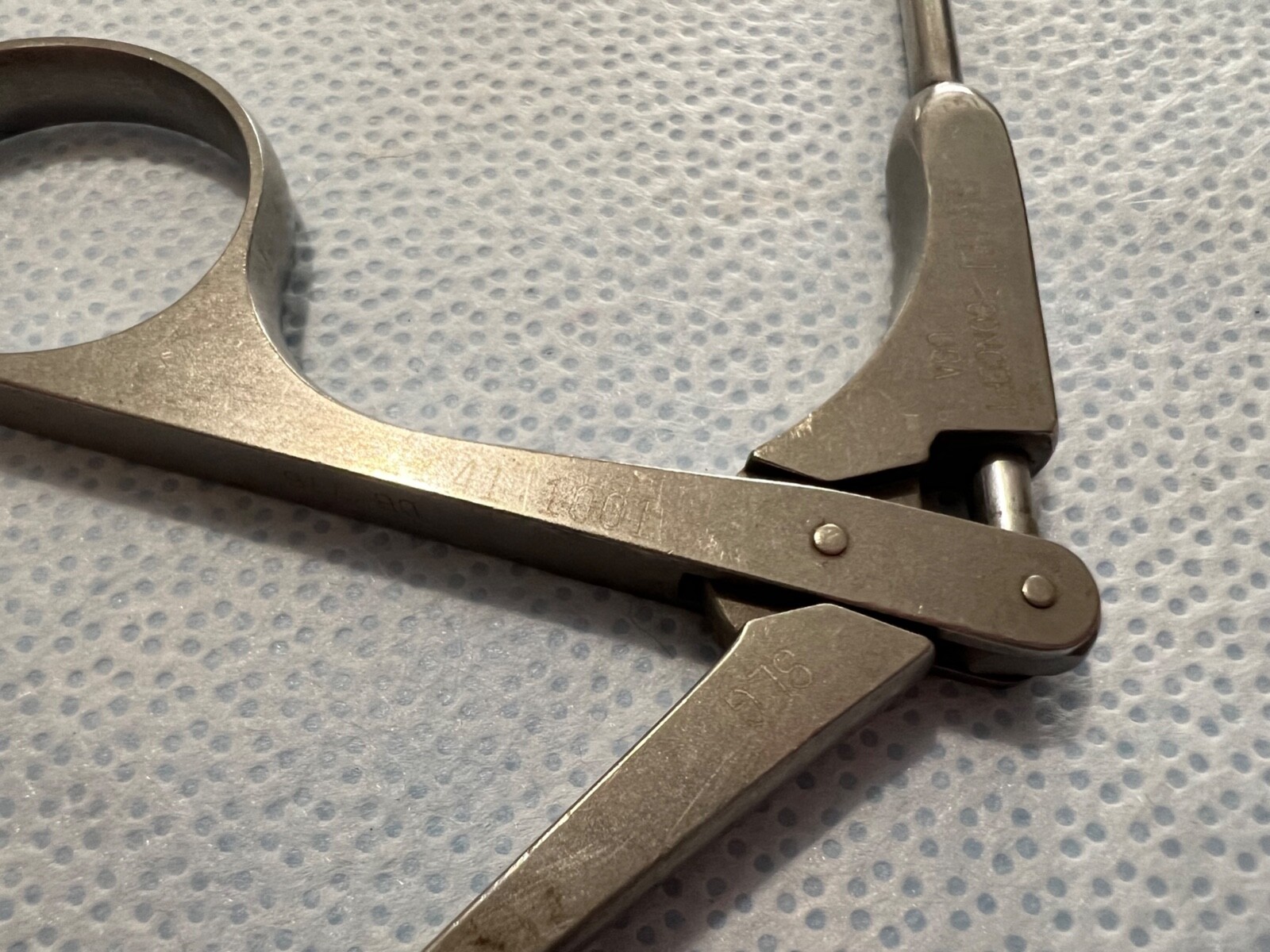 Shutt-Linvatec Concept 41.1001 Arthroscopic 90° Right Rotary Punch Forceps
