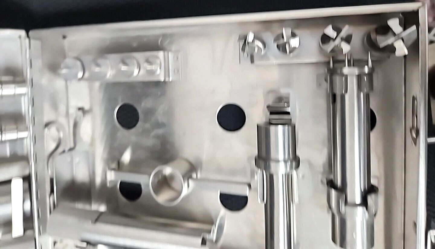 Codman 21-1001 Cloward Instruments Set in a stainless steel case (E3)