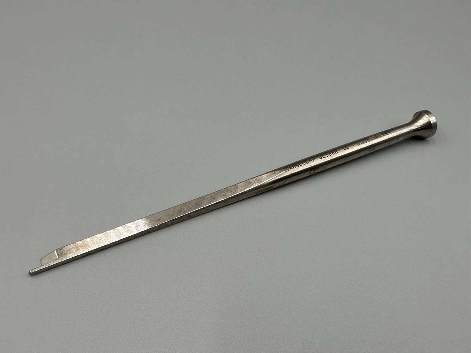 Aesculap OL338R Fomon Osteotome, Single Guard, 5mm Tip, 6.75″