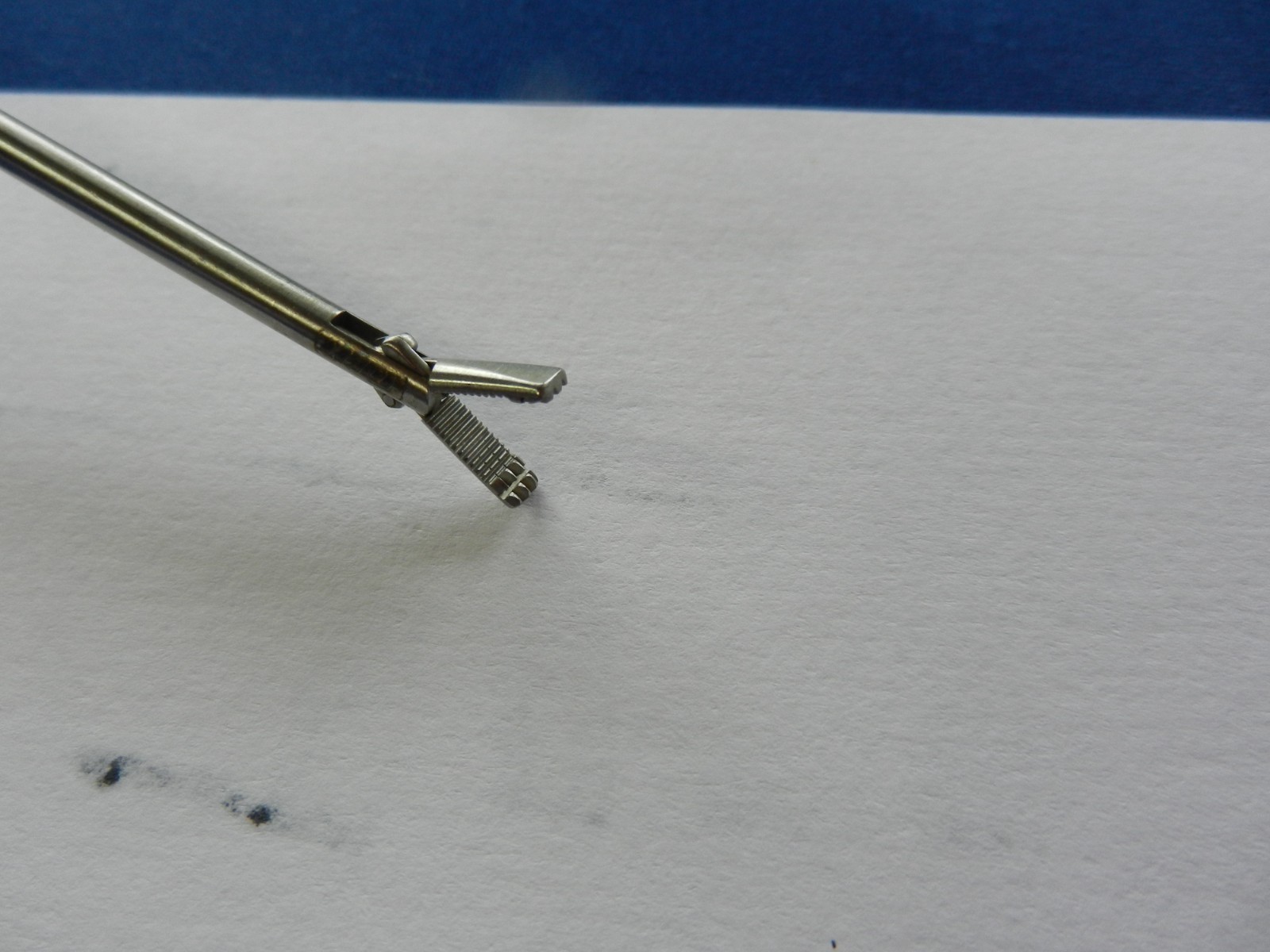 E7460 Jarit 630-113 Atrau-Allis Roto-Lok Grasping Forceps 3.5mm x 24cm