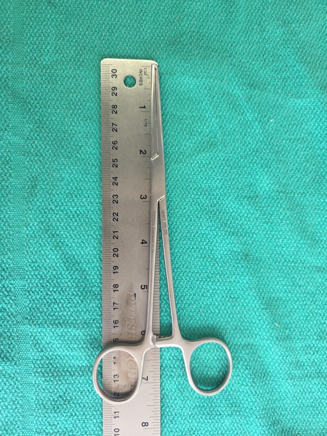 Jarit 106-210 Rochester-Ochsner Forcep, Straight, 7-1/4″