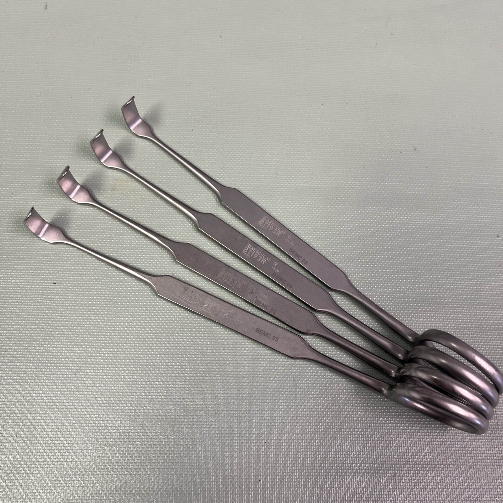 Aesculap BT193R Surgical Meyerding Thumb Retractor (1 Each)