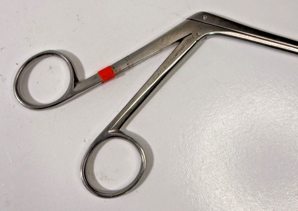 E4322 Codman 53-1236 Love Gruenwald Up Angled 3x10mm Rongeur