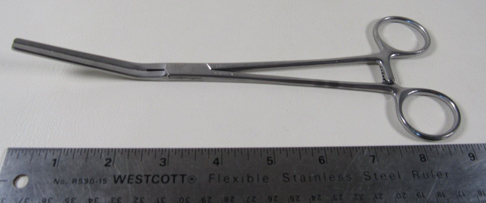 V. Mueller SU6110 Glassman Non-Crushing Gastrointestinal Angled Clamp 9¼” German