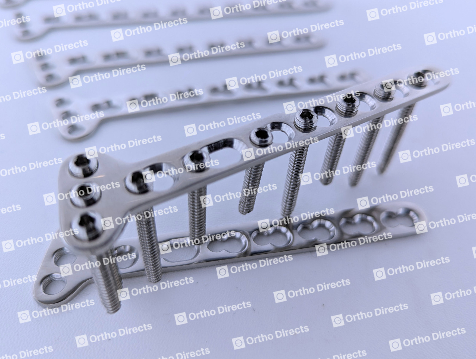 Distäl Radius Volar T Oblique Plates L+R & Locking Hex Screws 70 Pcs Set SS 316L