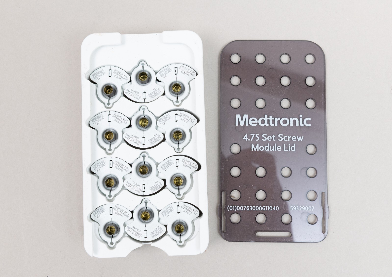 Medtronic CD Horizon Offset Rod and Connector Tray – Available at Simon Medical