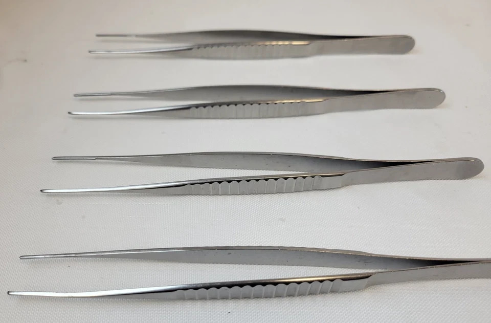 Share Set of 4 DeBakey Atraumatic Tissue Forceps, 7.75 Straight, 2.5 mm wide