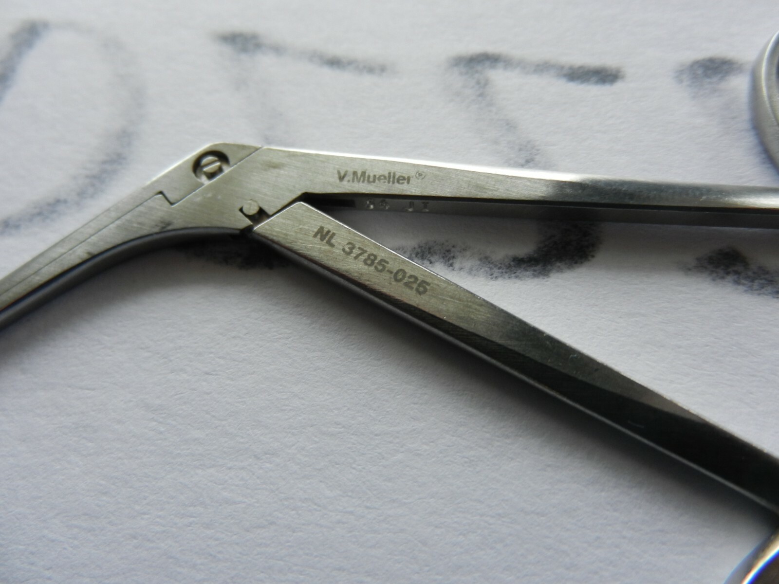 D2223 V. Mueller Surgical 1mm Left Curved Rhoton Cup Forceps NL3785-025