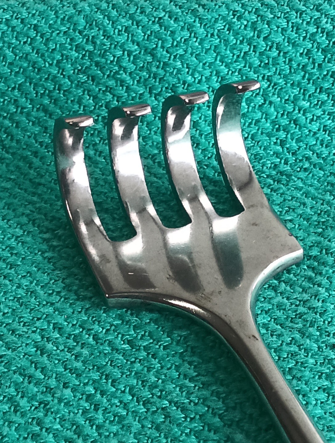 Weck Blunt Volkman Retractor 8-1/2″, 4 Prongs, Stainless Steel