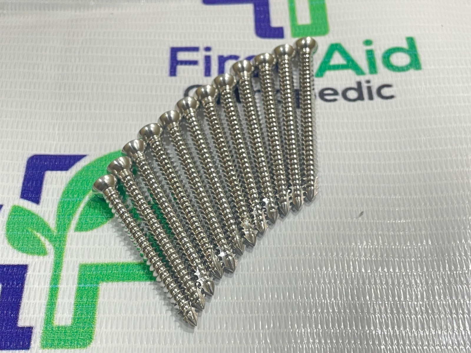 Corticals screws 2.7mm Ø Self Tapping Different Length 140 Pcs Set Orthopedics