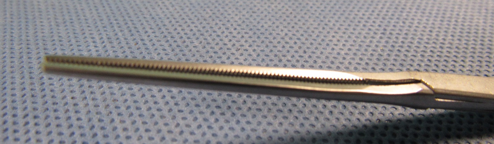 V. Mueller CH6950-002 Cooley X-Small Vascular Clamp Jaw 1-3/4″ Angled Shank 5″