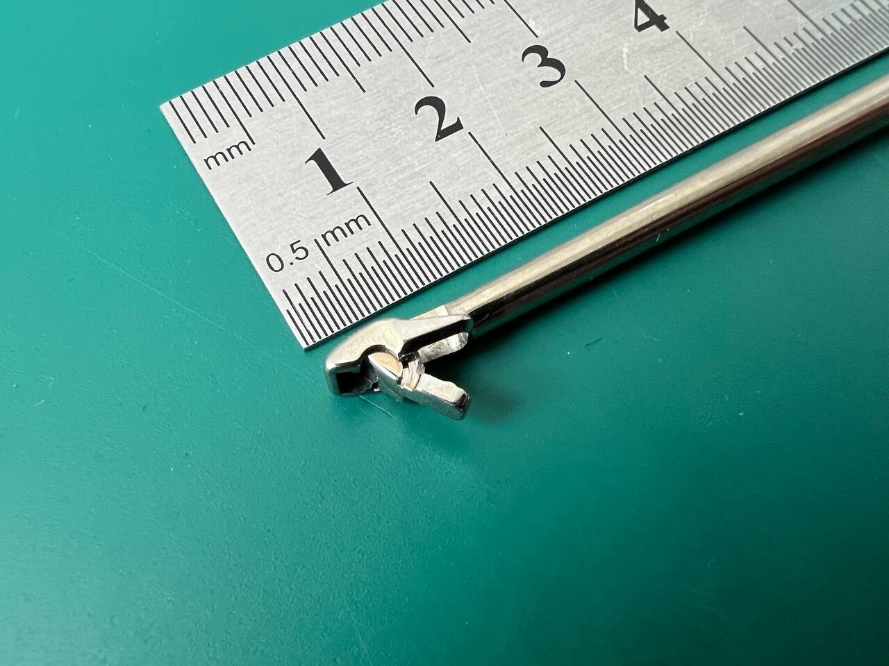 Acufex 012059 Stingray Basket Punch Left 2.3mm Arthroscopy 9-1/2″
