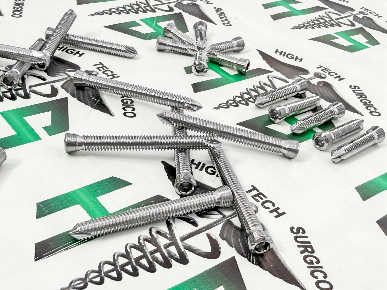 5.0 Locking Screws Self Tapping Stainless Steel 316L with screwdriver (166 pcs)