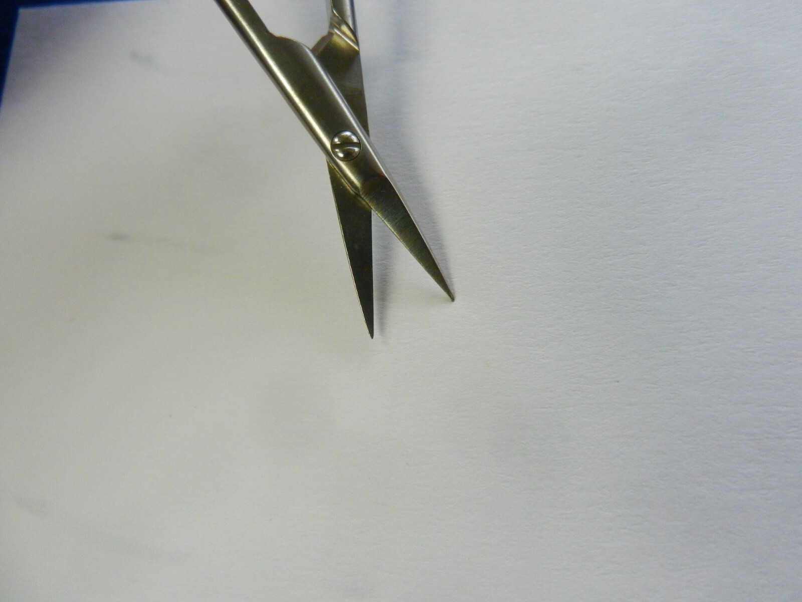 E1105 Storz Surgical Iris 18mm Straight Pointed Scissors 9.8cm Length E3396 I