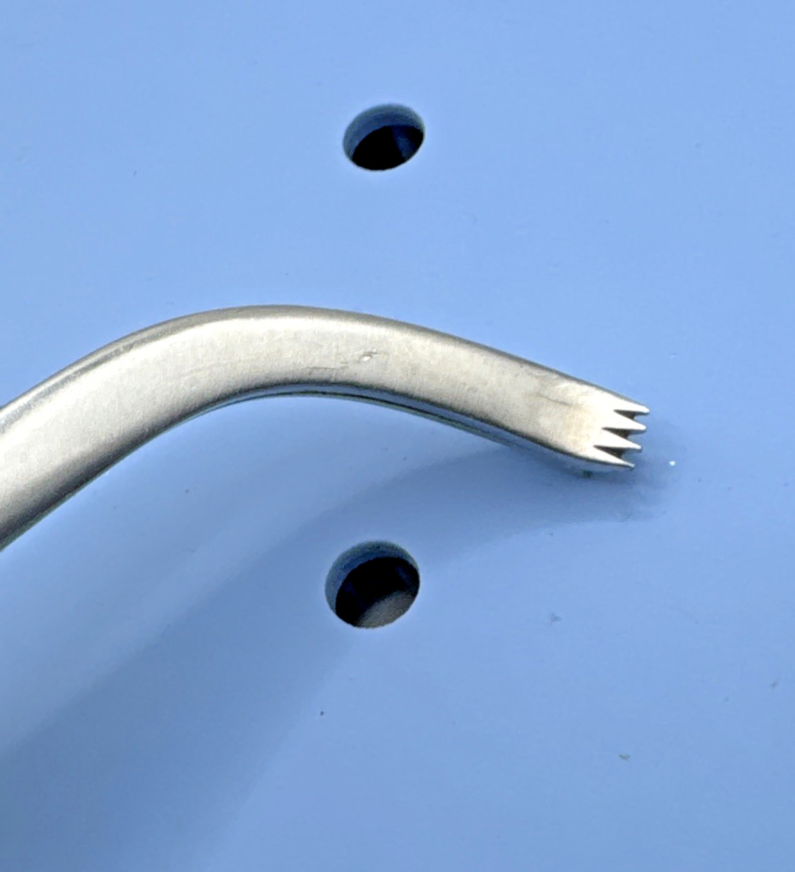 V. Mueller 84-2136 Lamina Spreader 6.5″ Curved Jaws with Teeth