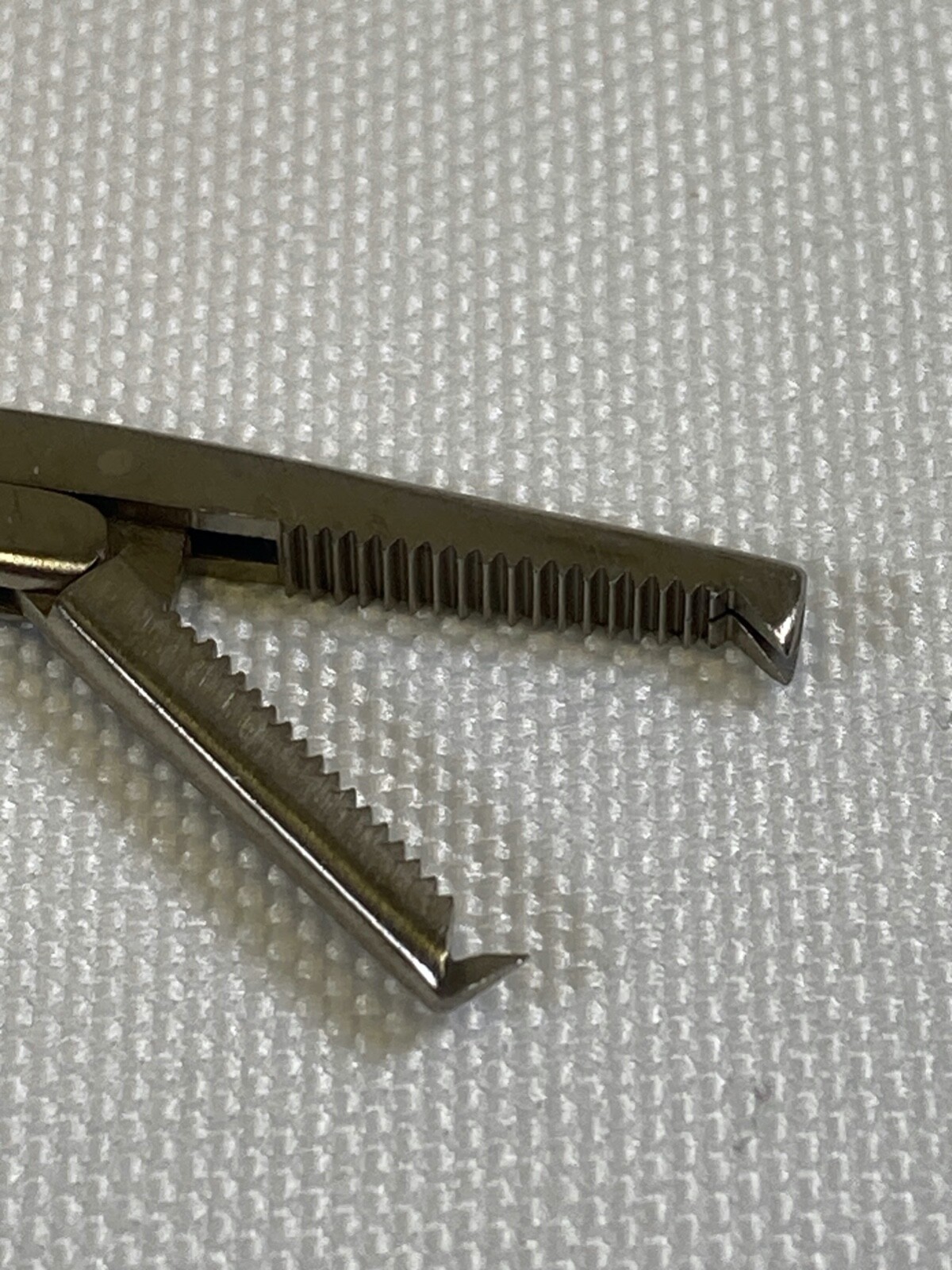 iii VM81-2491 Tendon Pulling Forcep Rat Tooth Grasping Clamp 5.5″ GeneralSurgery