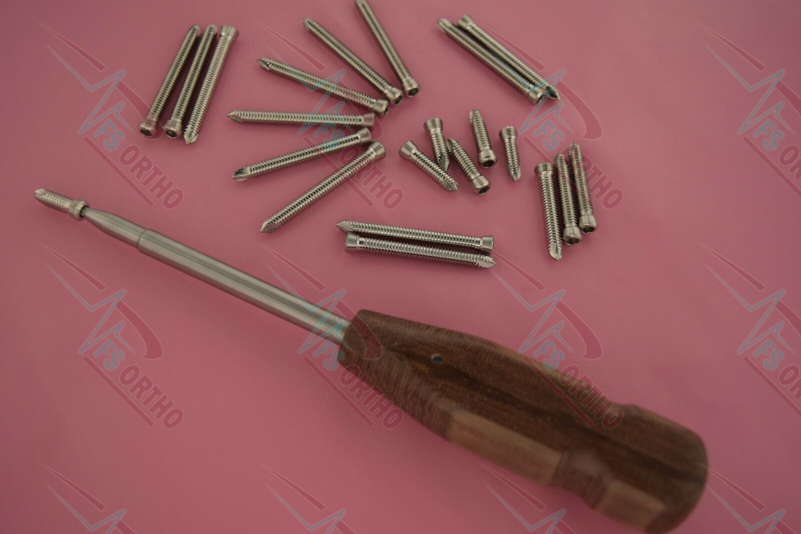 Locking screws 2.4mm Self Tapping LCP screws 140 pcs Orthopedics SS