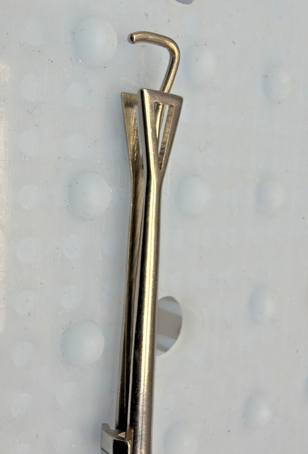 Ambler Surgical 7204E Surgical Instrument