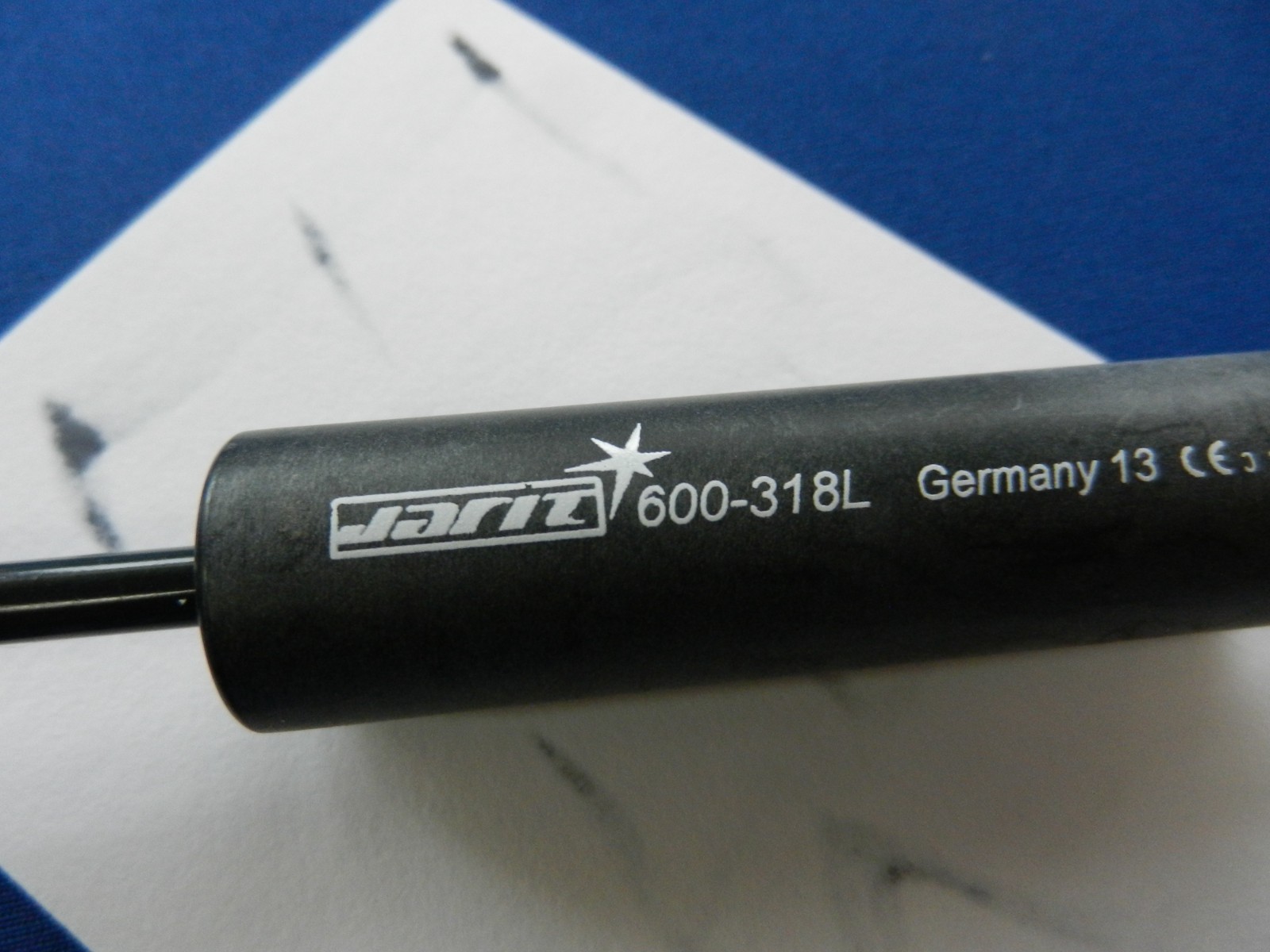 E6786 Jarit 600-318L L-Shaped Right Angled Insulated Hook Electrode 5mm x 15.75″