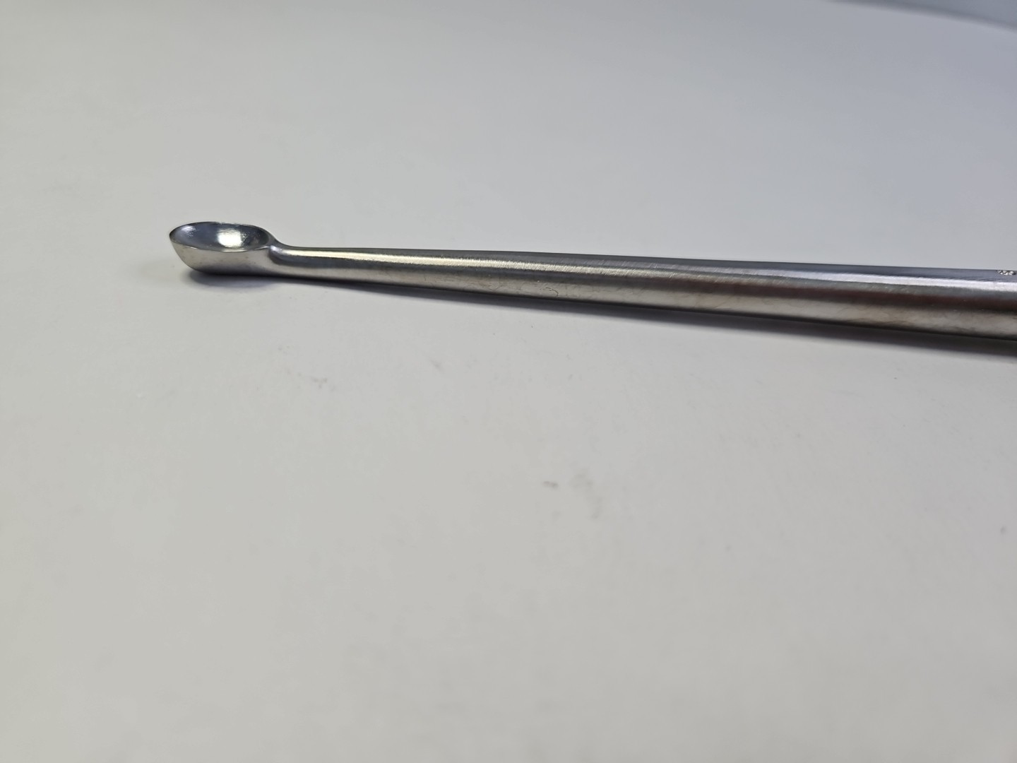 GSource 51.6710 Brun Curette, Hollow Handle, Str, Oval, #6, 9″