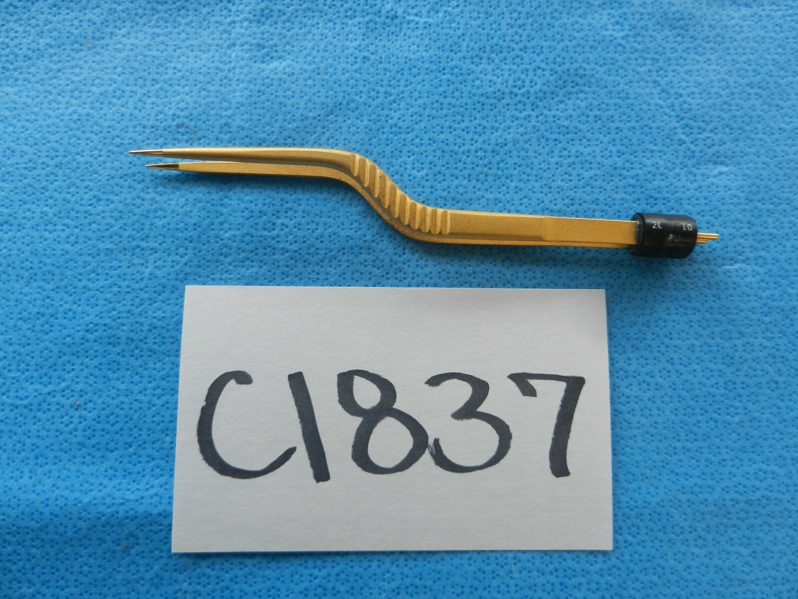 Kirwan Surgical 6-1/4in (15.9cm) Aura .5mm Bayonet Bipolar Forceps 20-1110AU