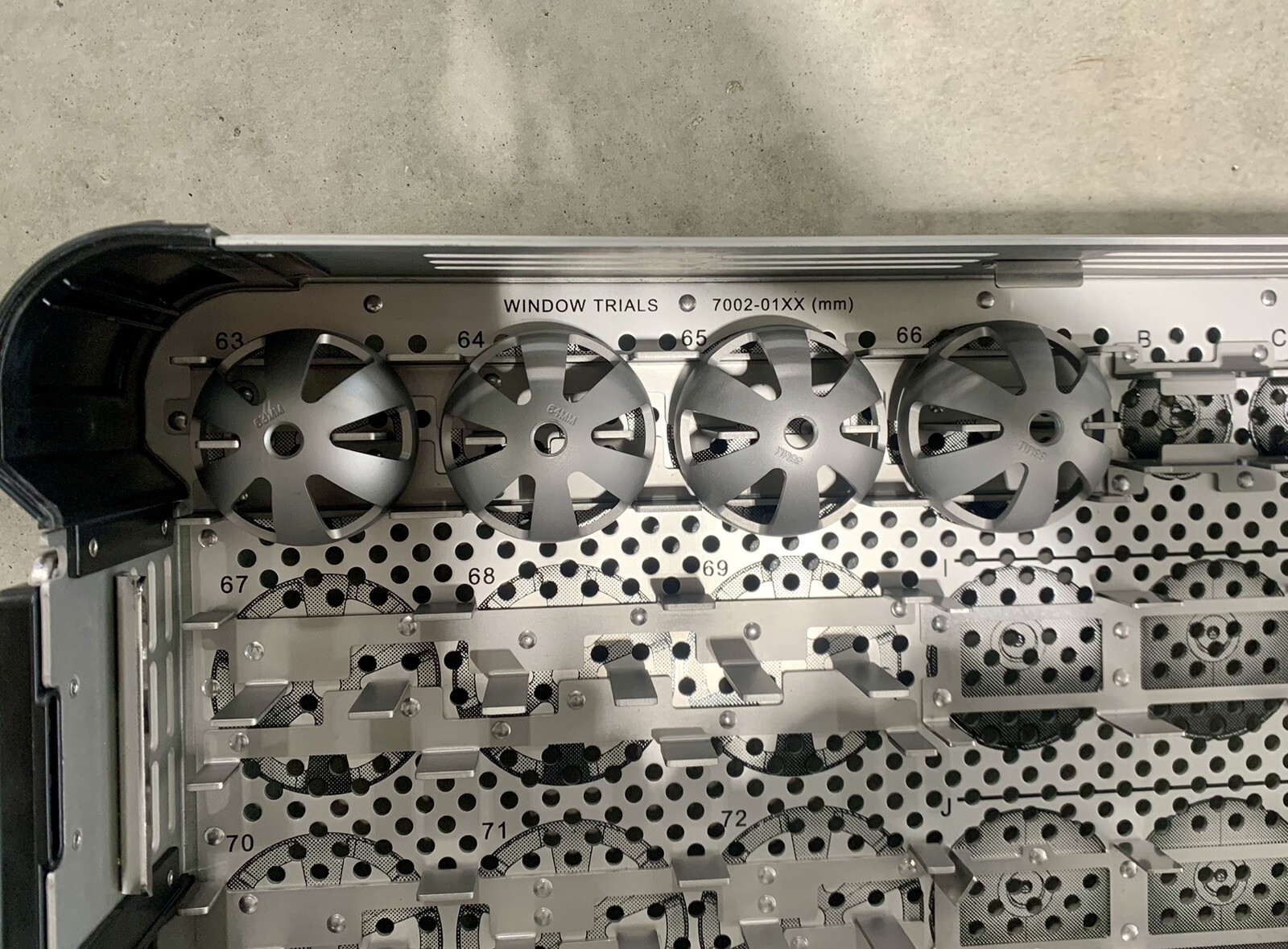 Stryker 7000-0103 Trident II Auxiliary Trials Tray, Includes 4 Window Trials