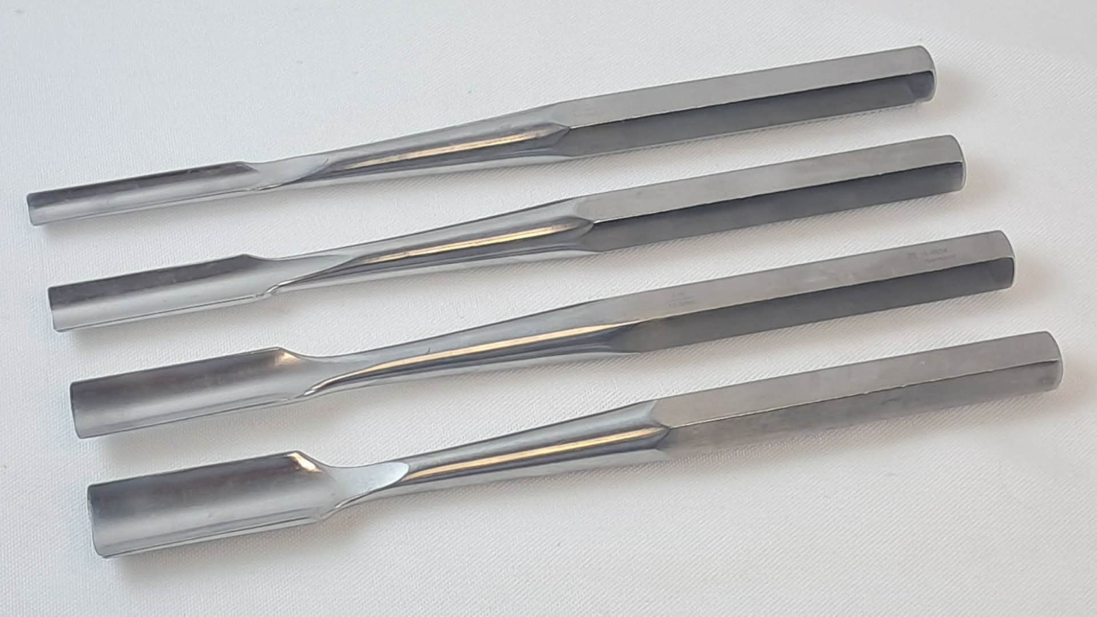4Pc Richards Smith & Nephew Hibbs Gouge Set 1/4″, 1/2″, 5/8″ & 3/4″ Straight