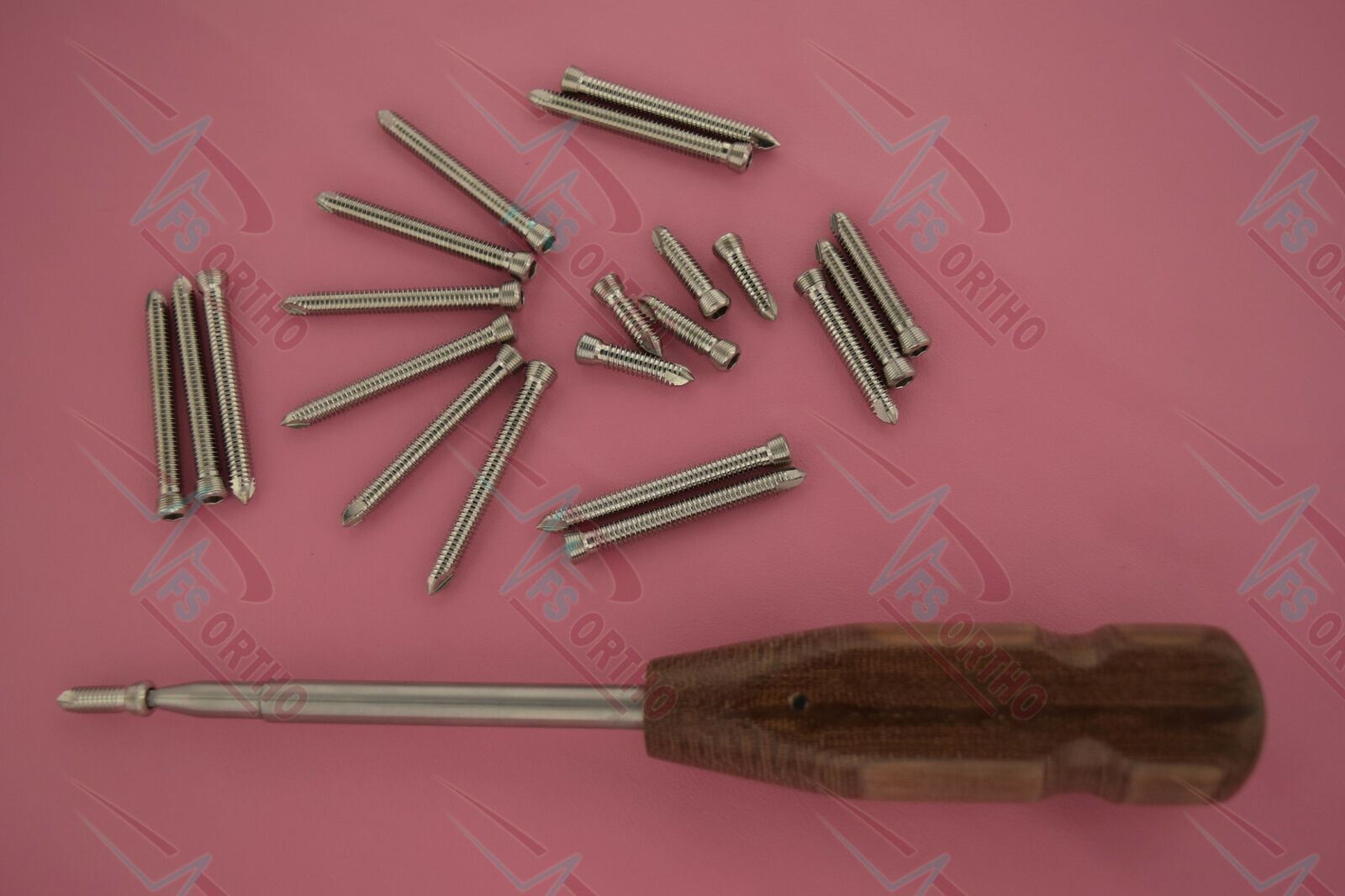 Locking screws 2.4mm Self Tapping LCP screws 140 pcs Orthopedics SS