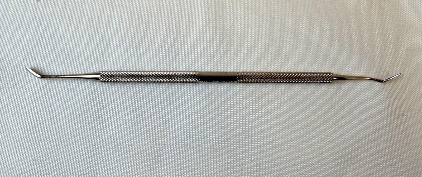 XOMED 3714040 Woodson Elevator Dual Ended 2.4mm 10° & 4.0mm 30° 8″ ENT