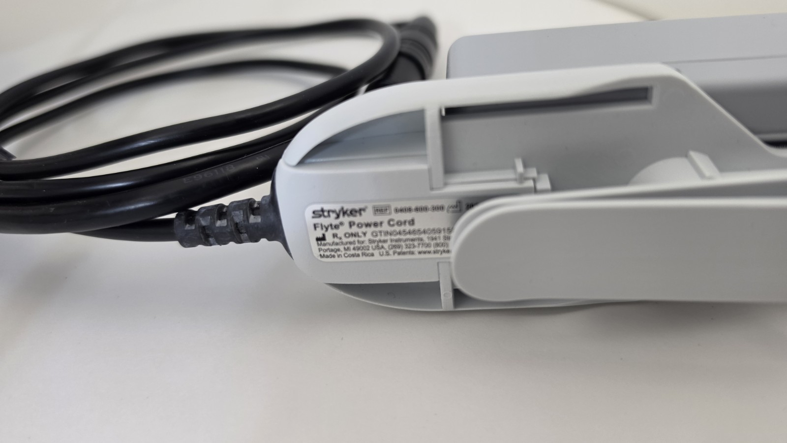 Stryker 0408-645-000 Flyte Surgical Helmet w/ Light, 408-600-300 Power Cord Batt