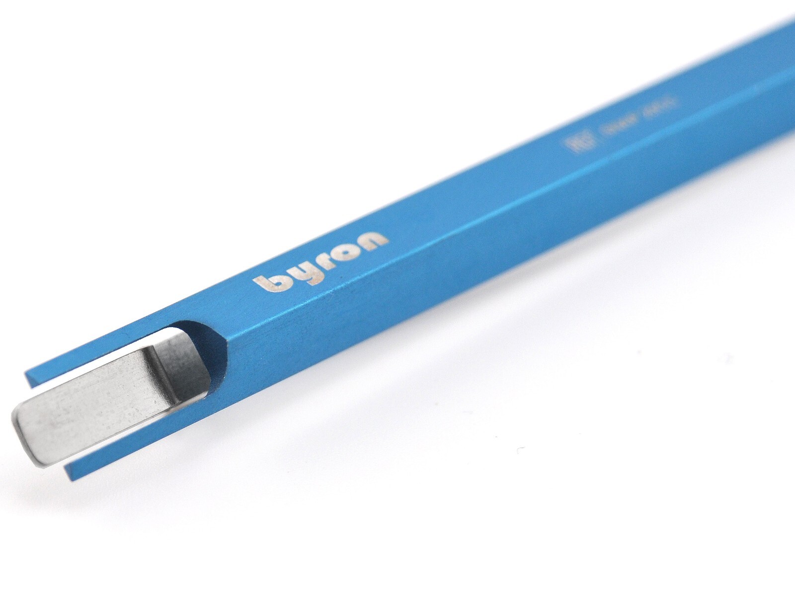Byron / Mentor Ref: 20cc Snapper for 20 cc Syringe Blue by Johnson & Johnson