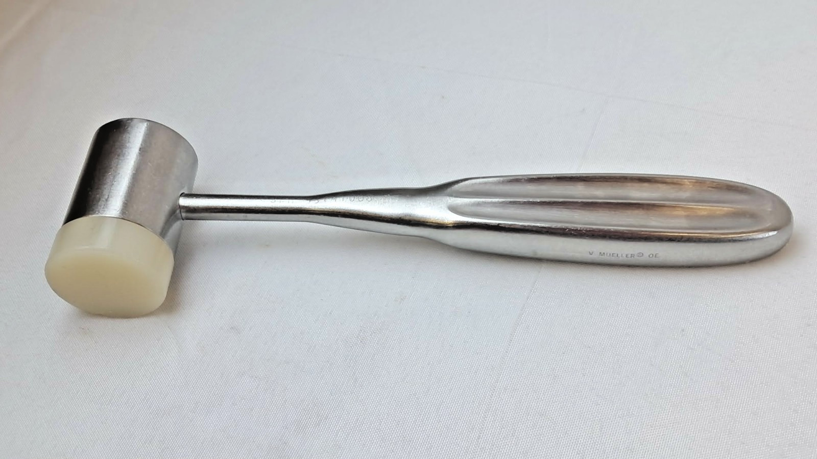 V. Mueller RH1541 Cottle Mallet 2.9cm Nylon Face 8″