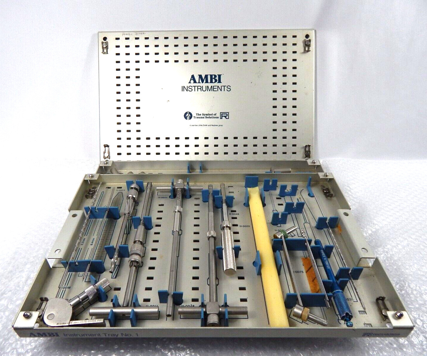 RICHARDS AMB INSTRUMENT SET W/CASE