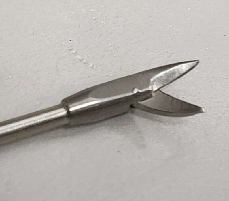 V. Mueller AU14152 Wullstein Ear Scissor 4-1/2″ Working Length, Curved Left