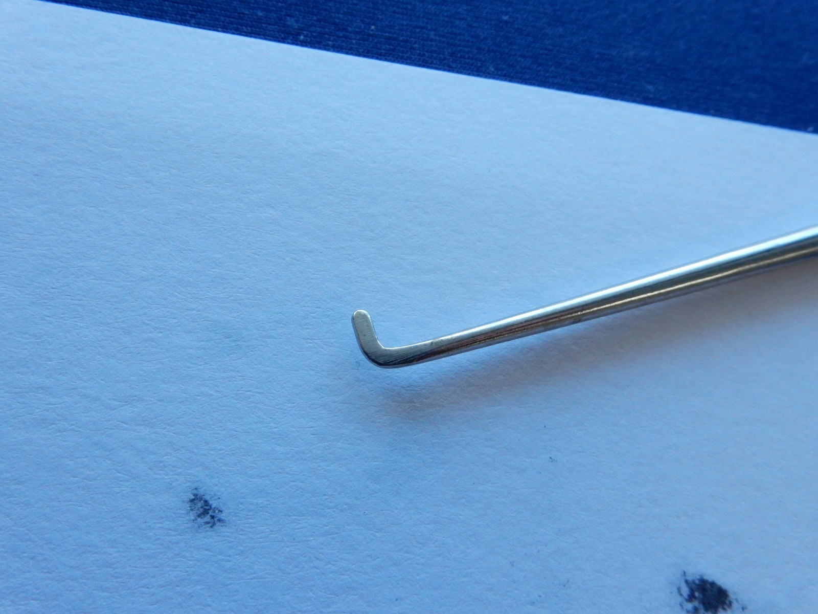V. Mueller NL2410 Neuro Adson Blunt Hook 8-1/4″