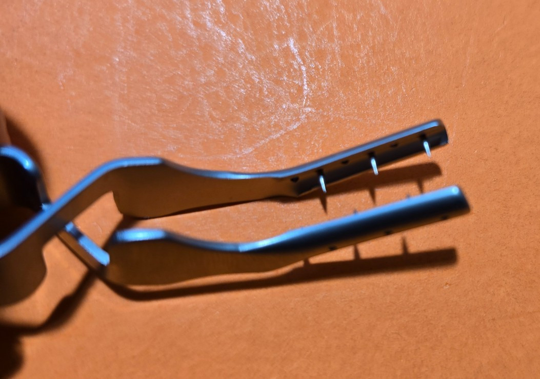 Aesculap FF022R Surgical Orthopedic YASARGIL Spring Hook.