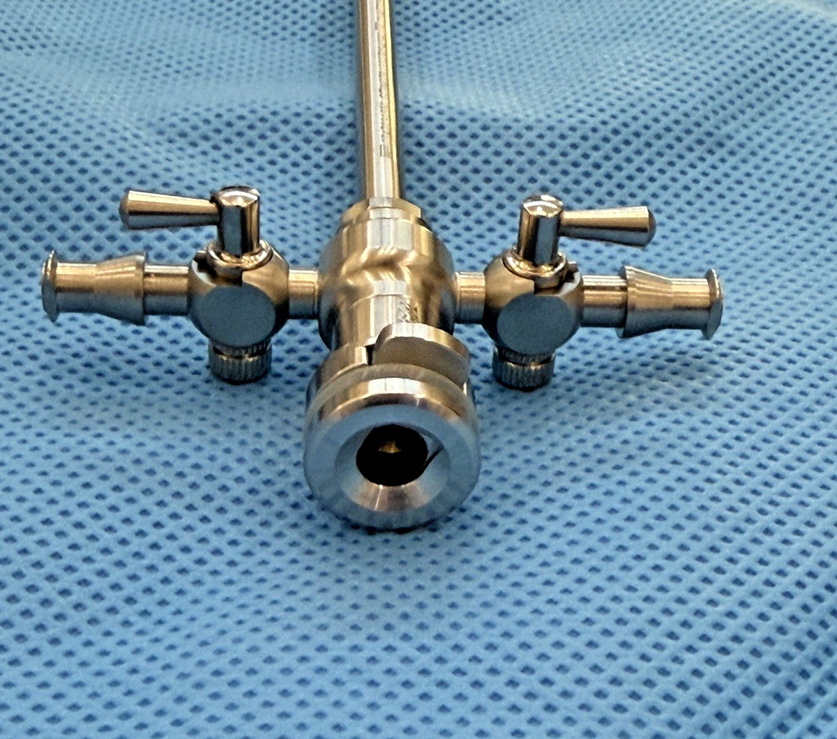 ✅STRYKER 747-031-550 Arthroscopy Cannula – 2 Stopcocks 5.8mm w/Trocar NEW IN BOX